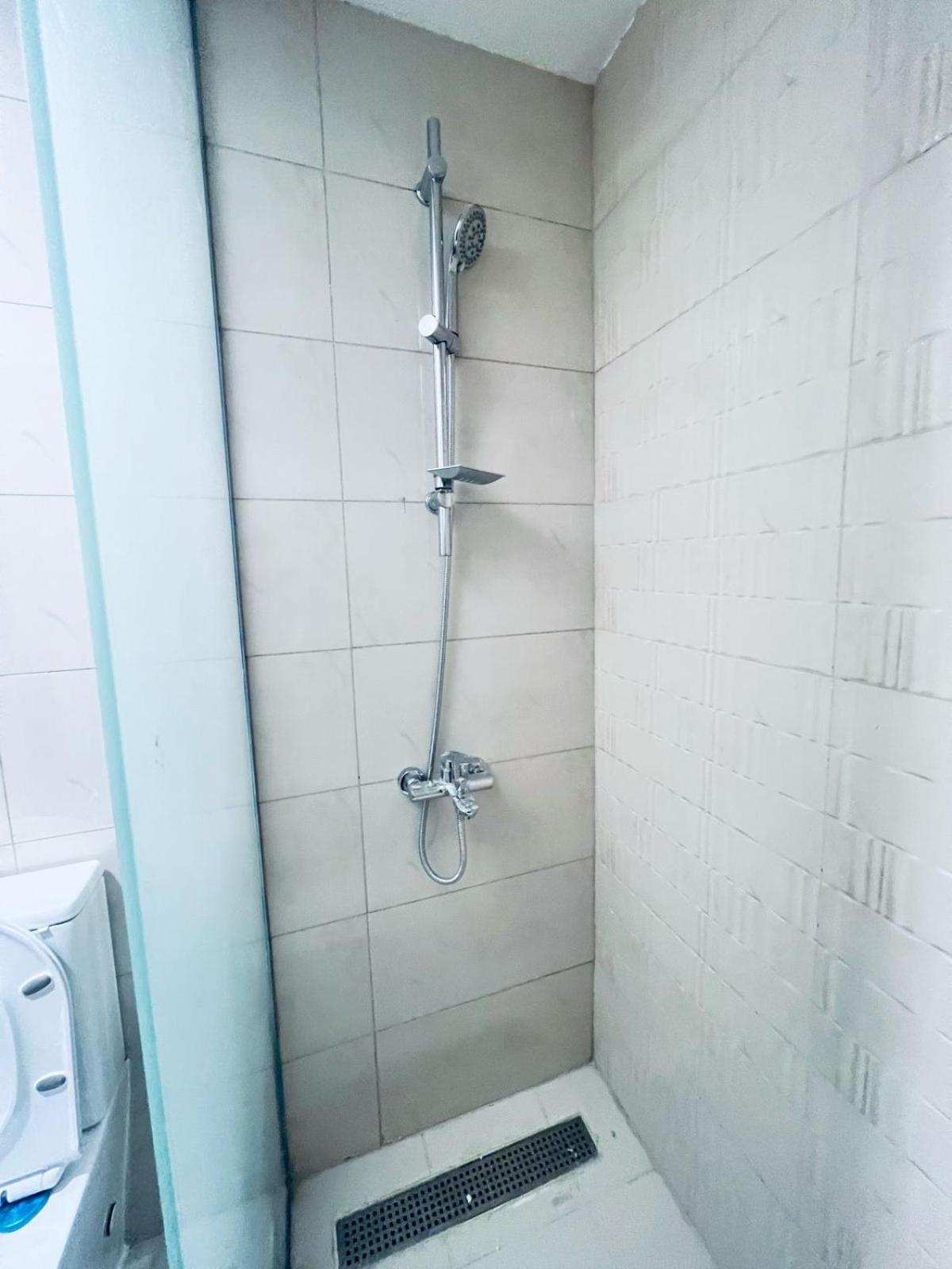 Moon Backpackers Burjman Exit 2, Family Partitions, Loft Partitions, Appartement Dubai Buitenkant foto