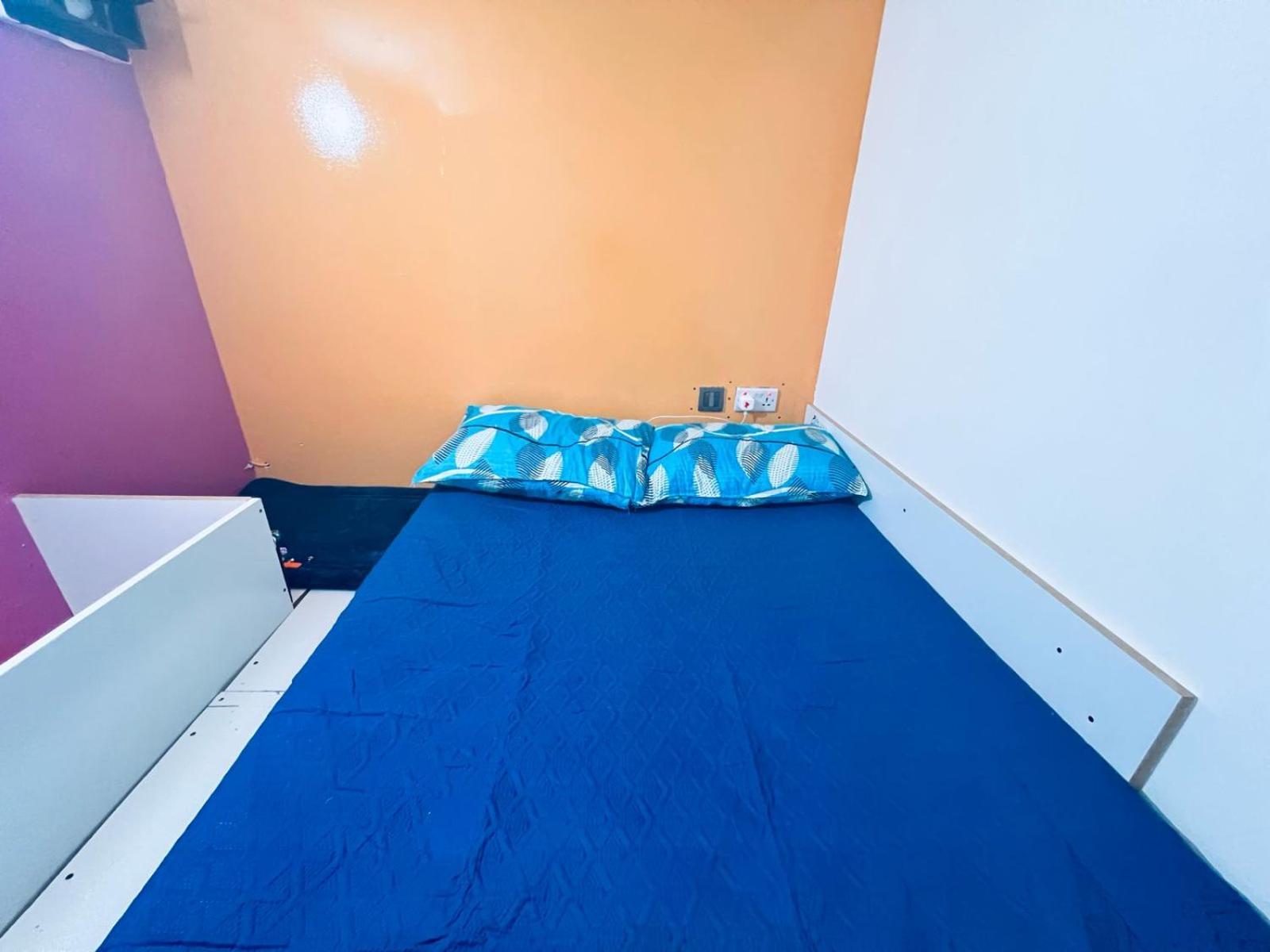 Moon Backpackers Burjman Exit 2, Family Partitions, Loft Partitions, Appartement Dubai Buitenkant foto