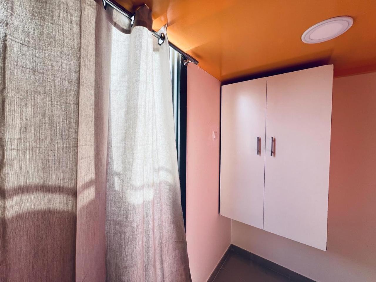 Moon Backpackers Burjman Exit 2, Family Partitions, Loft Partitions, Appartement Dubai Buitenkant foto